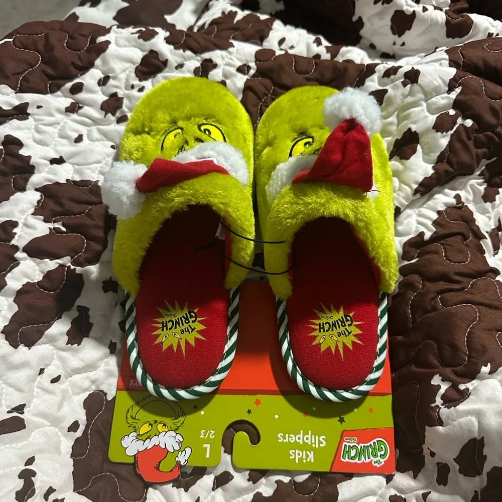 The Grinch Kids‎ Christmas Slippers NWT